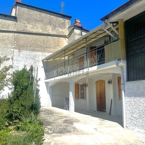 casa indipendente in vendita a Santa Maria della Versa