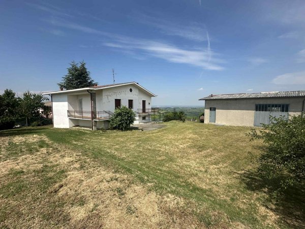 casa indipendente in vendita a Santa Maria della Versa