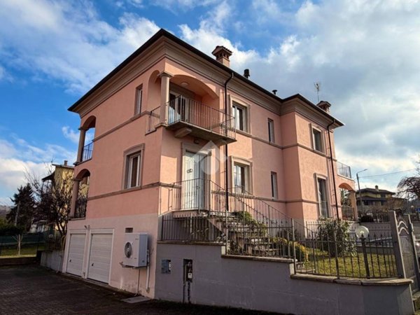 casa indipendente in vendita a Santa Maria della Versa