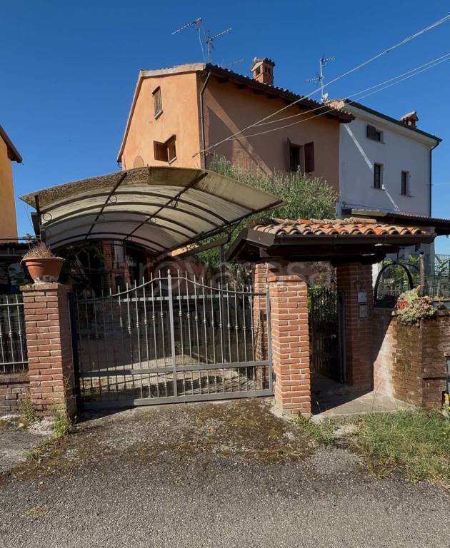 casa indipendente in vendita a Santa Maria della Versa