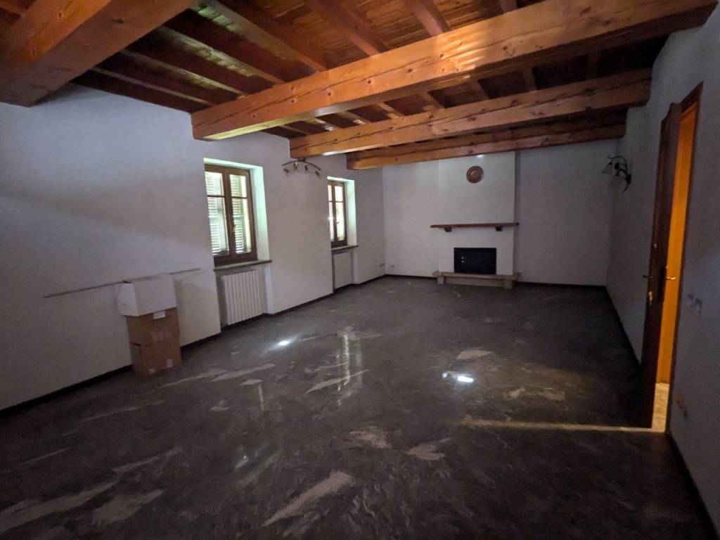 casa semindipendente in vendita a Santa Maria della Versa