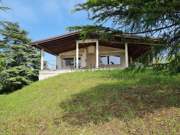 casa indipendente in vendita a Santa Maria della Versa