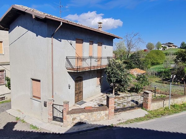 casa indipendente in vendita a Santa Maria della Versa