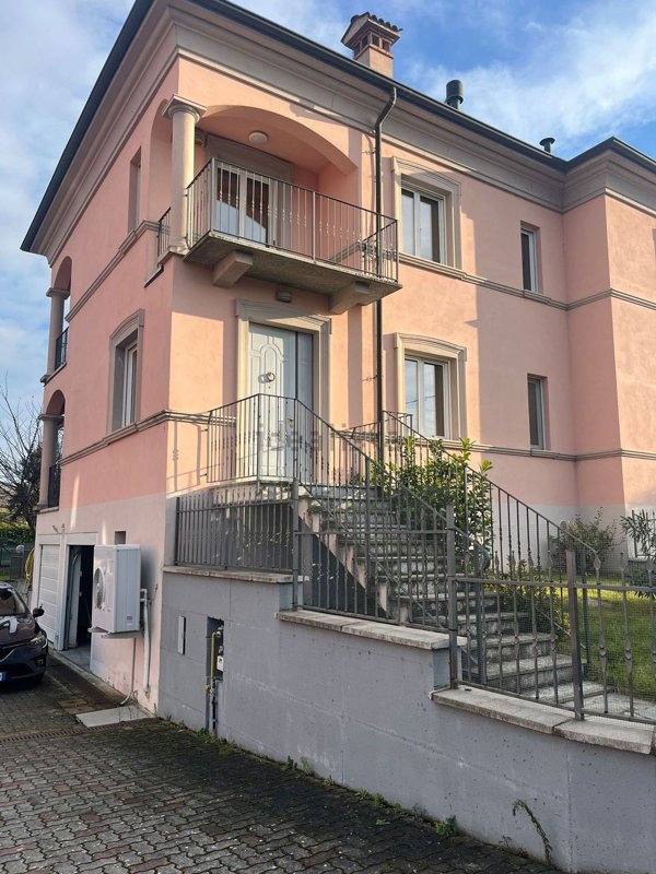 casa indipendente in vendita a Santa Maria della Versa