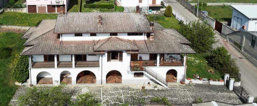 casa indipendente in vendita a Santa Maria della Versa