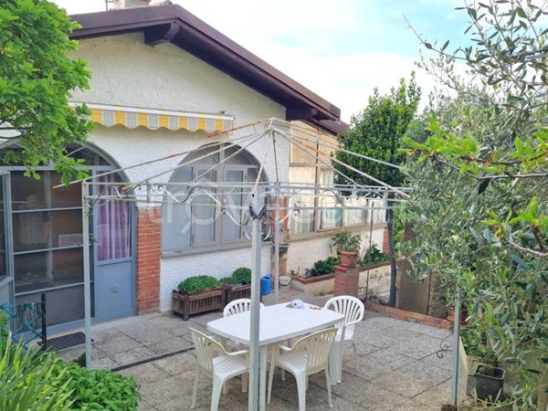 casa indipendente in vendita a Santa Maria della Versa