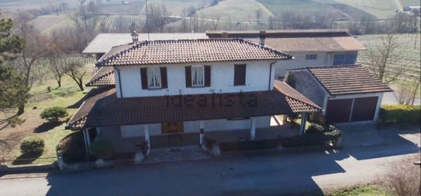 casa indipendente in vendita a Santa Maria della Versa
