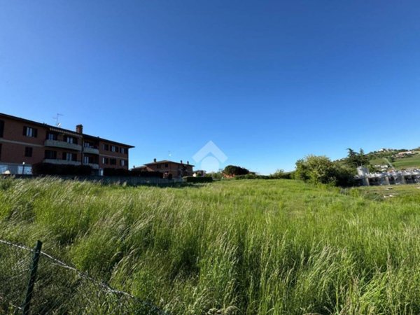 terreno edificabile in vendita a Santa Maria della Versa