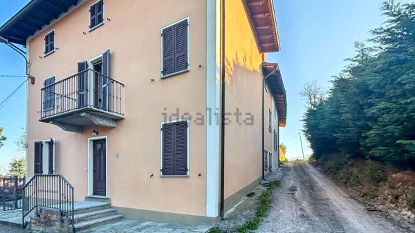 casa indipendente in vendita a Santa Maria della Versa in zona Donelasco