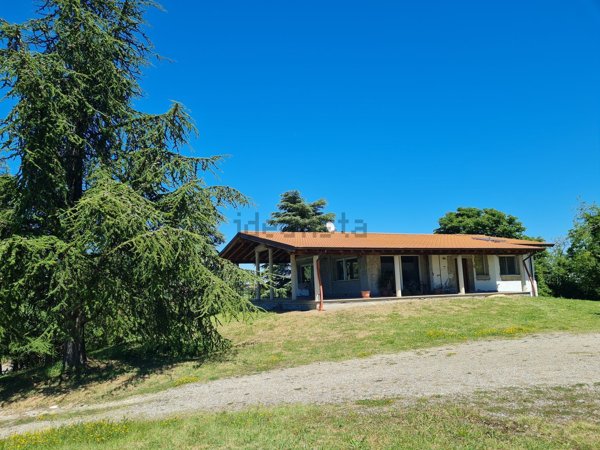 casa indipendente in vendita a Santa Maria della Versa