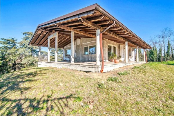 casa indipendente in vendita a Santa Maria della Versa