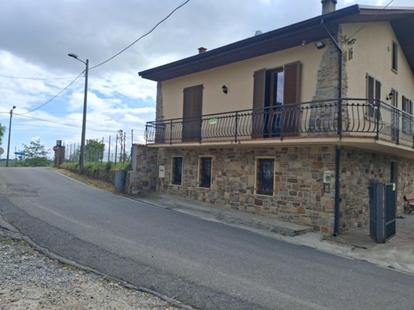 casa indipendente in vendita a Santa Maria della Versa in zona Pizzofreddo
