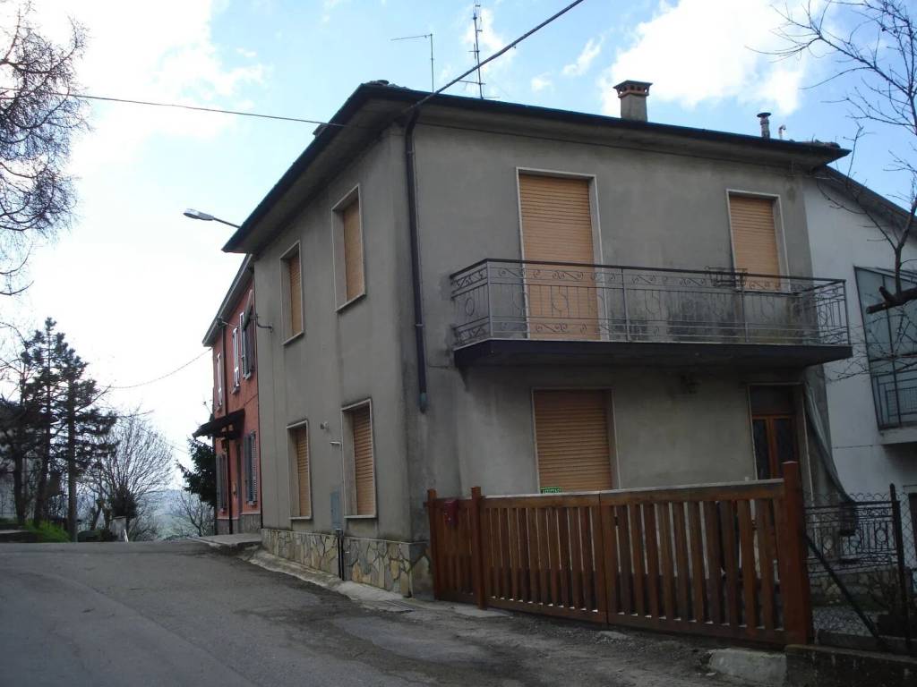 casa indipendente in vendita a Santa Maria della Versa in zona Donelasco