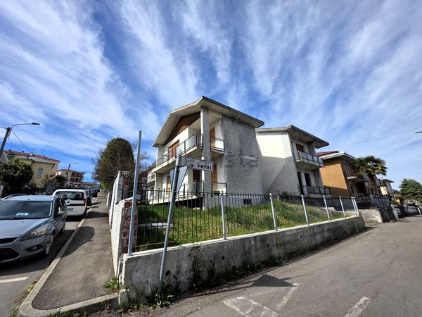 casa indipendente in vendita a Santa Maria della Versa