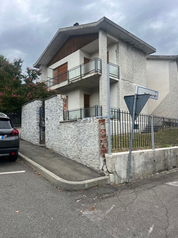 casa indipendente in vendita a Santa Maria della Versa