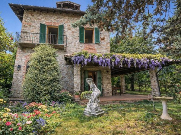 casa indipendente in vendita a Santa Maria della Versa in zona Pizzofreddo