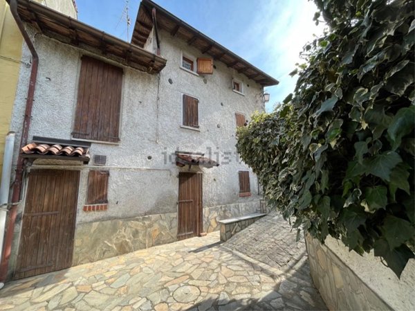 appartamento in vendita a Santa Maria della Versa in zona Valdamonte