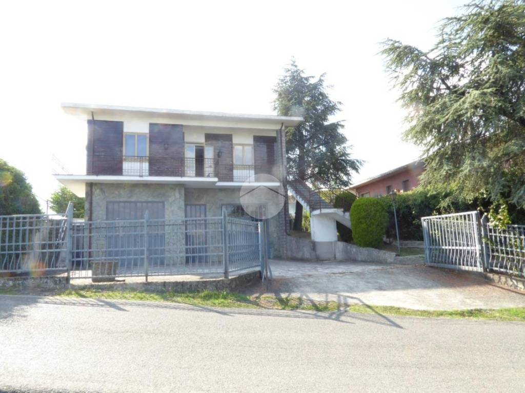 casa indipendente in vendita a Santa Maria della Versa in zona Torrone