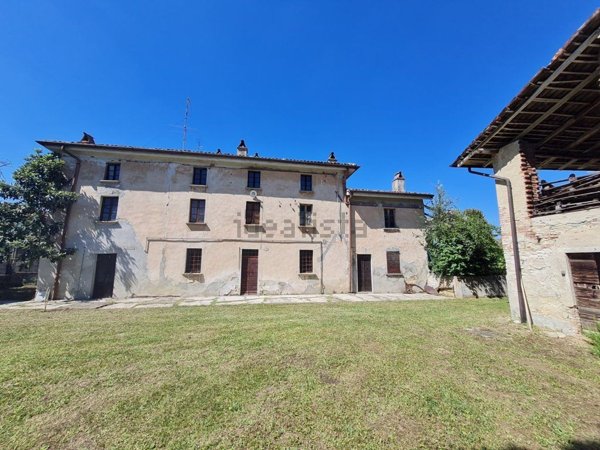 casale in vendita a Santa Maria della Versa in zona Gariasco