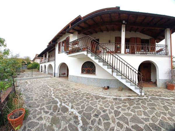 casa indipendente in vendita a Santa Maria della Versa in zona Gariasco