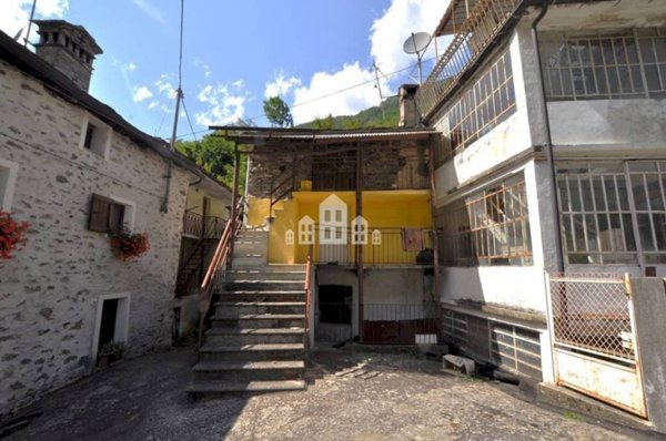 casa indipendente in vendita a Locana