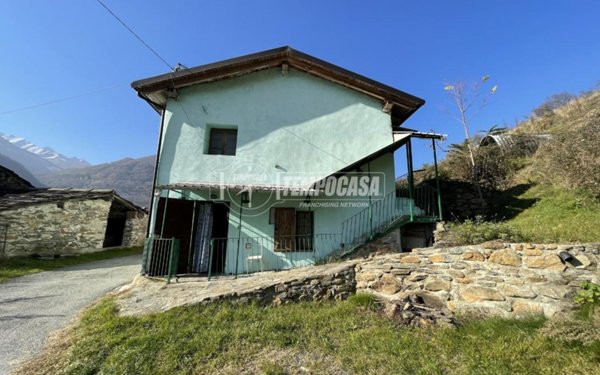 casa indipendente in vendita a Locana