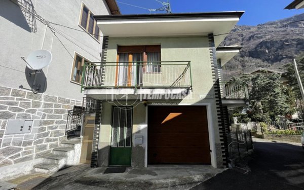casa indipendente in vendita a Locana in zona Rosone