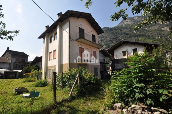 casa semindipendente in vendita a Locana