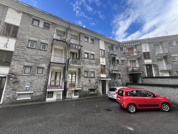 appartamento in vendita a Locana in zona Rosone