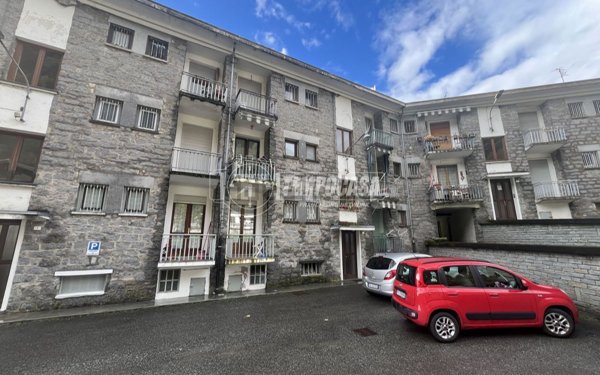 appartamento in vendita a Locana in zona Rosone