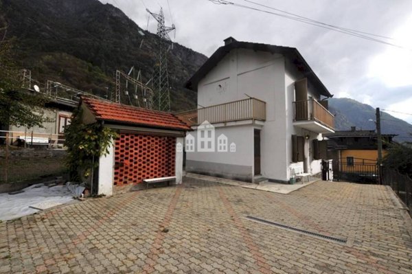 casa indipendente in vendita a Locana in zona Rosone