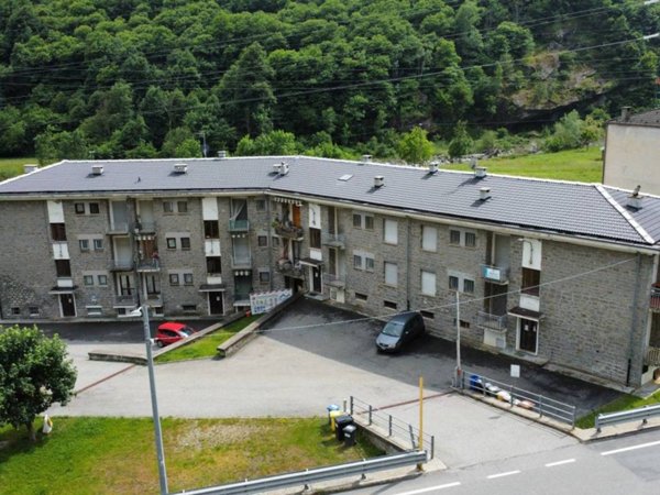 appartamento in vendita a Locana in zona Rosone