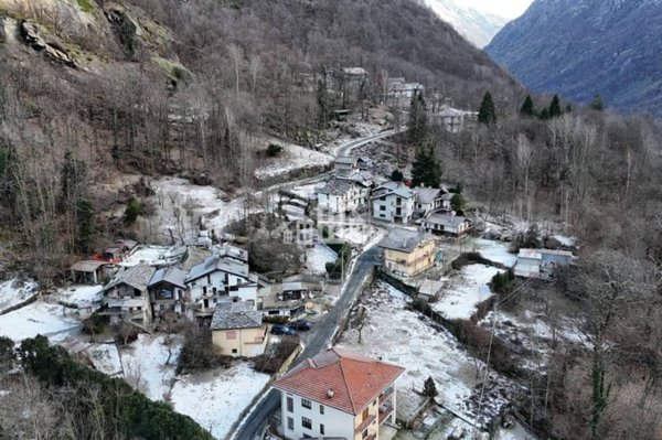casa indipendente in vendita a Locana