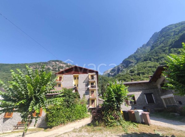 appartamento in vendita a Locana in zona Rosone
