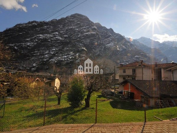casa indipendente in vendita a Locana in zona Rosone