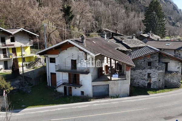 casa indipendente in vendita a Locana