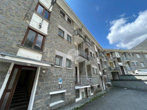 appartamento in vendita a Locana in zona Rosone