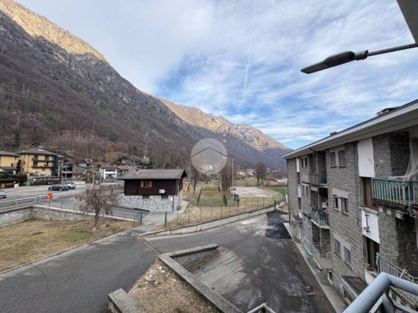 appartamento in vendita a Locana in zona Rosone