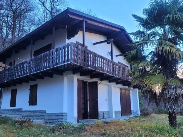 casa indipendente in vendita a Locana in zona Rosone