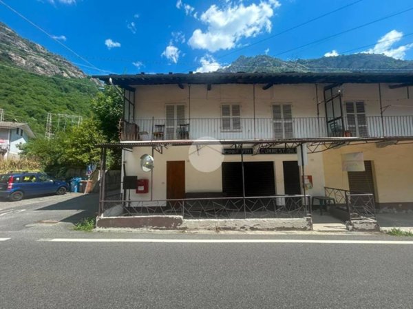appartamento in vendita a Locana in zona Rosone