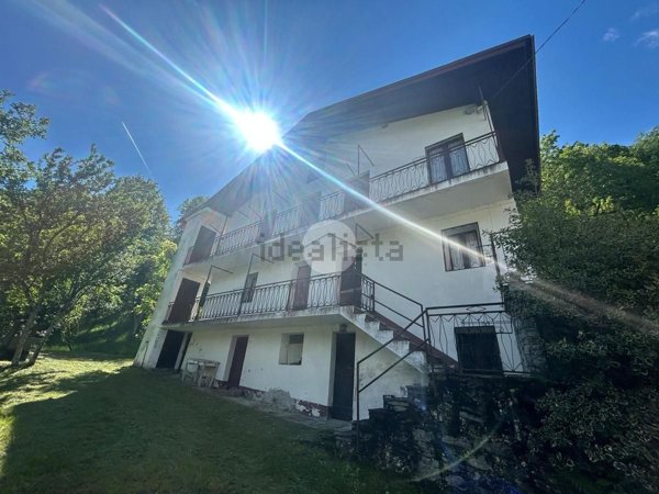 casa indipendente in vendita a Locana in zona Rosone