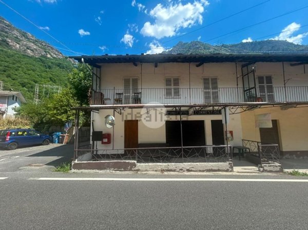 appartamento in vendita a Locana in zona Rosone
