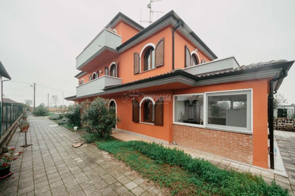casa indipendente in vendita a Sant'Angelo Lomellina
