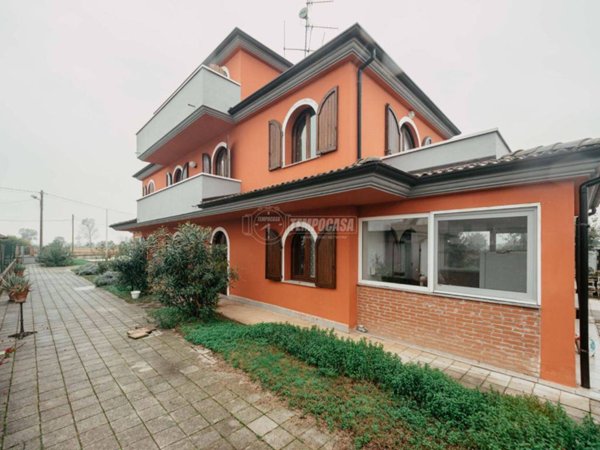 casa indipendente in vendita a Sant'Angelo Lomellina