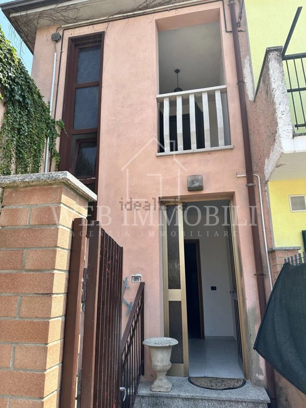casa indipendente in vendita a Sant'Angelo Lomellina