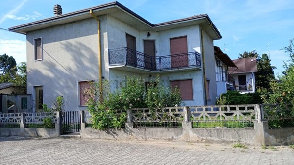 casa indipendente in vendita a Sant'Angelo Lomellina