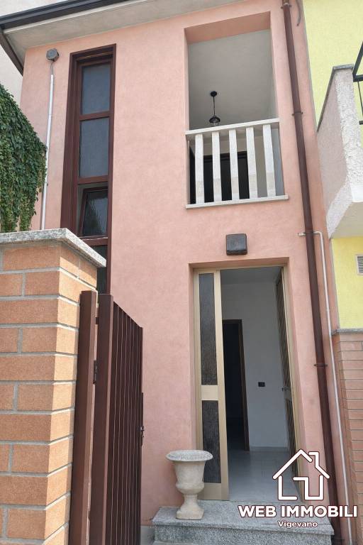 casa indipendente in vendita a Sant'Angelo Lomellina