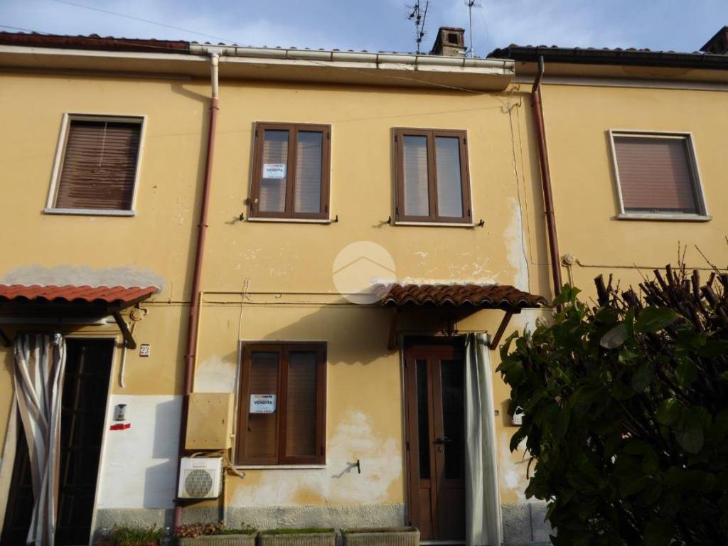 casa indipendente in vendita a San Zenone al Po