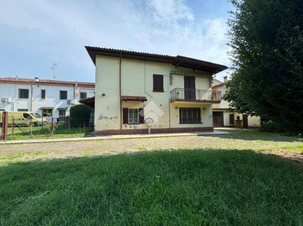 casa indipendente in vendita a San Zenone al Po