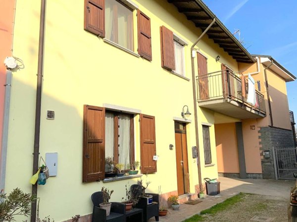casa indipendente in vendita a Scaldasole